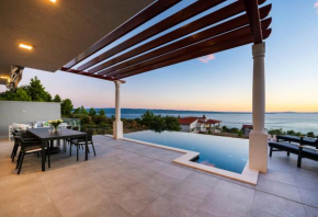 A brand NEW VILLA - Infinity